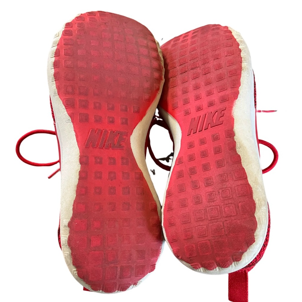 Nike • Red Running Shoes - Picture 4 of 6